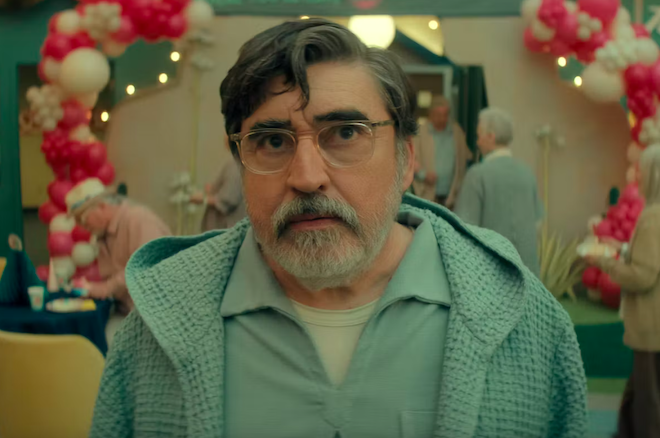 Alfred Molina dans The Boroughs