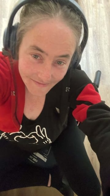 Jayne Stephen en fauteuil roulant 