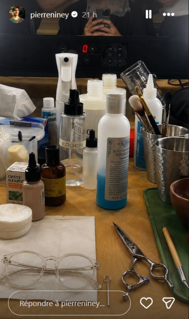 La story de Pierre Niney chez le coiffeur