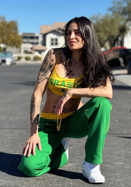  Polyana Viana