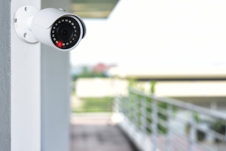 Une cam&eacute;ra de vid&eacute;osurveillance