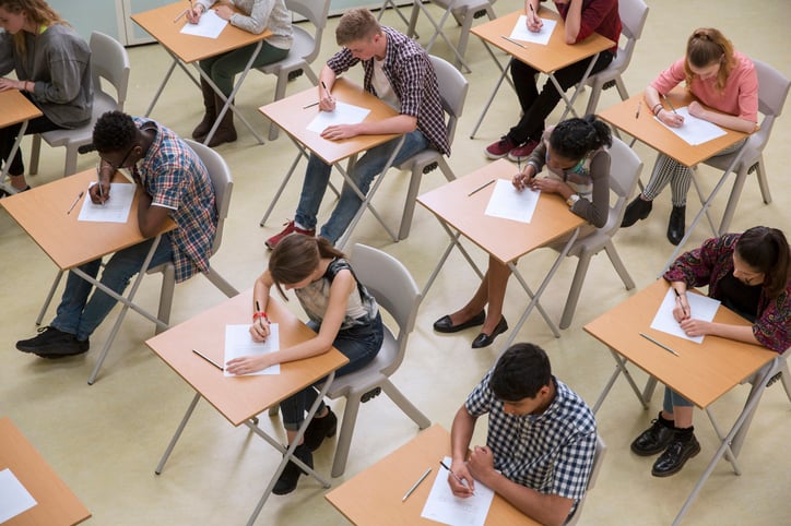 Des &eacute;tudiants passent un examen