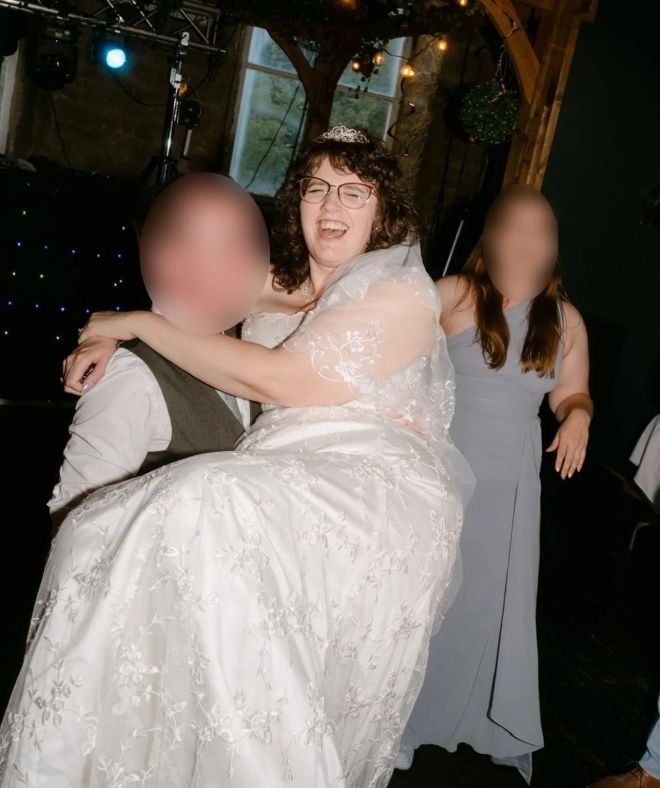 Amy le jour de son mariage