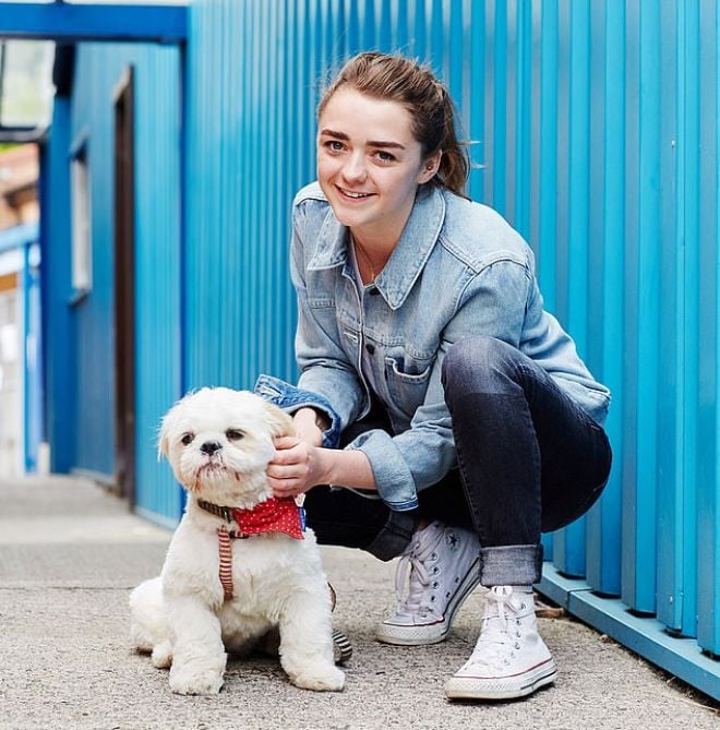 Maisie Williams et son chien