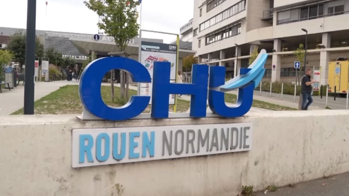Entrée du CHU de Rouen (Seine-Maritime)