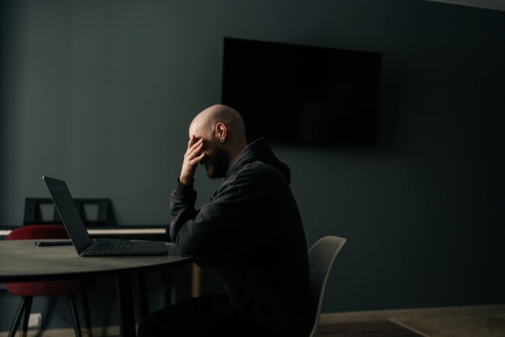 Un homme découvre, avec stupeur, que son compte bancaire a été vidé sur internet