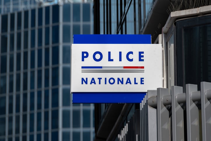Façade d'un commissariat de police