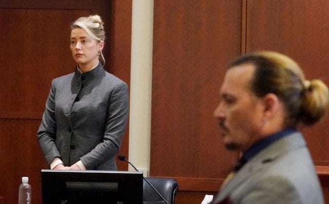 Amber Heard et Johnny Depp pendant le procès