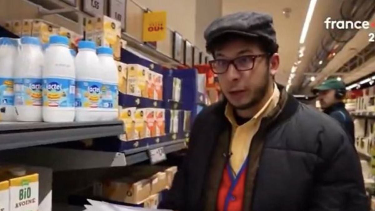 Capture d'écran qui montre un humoriste piégeant le JT de France 2