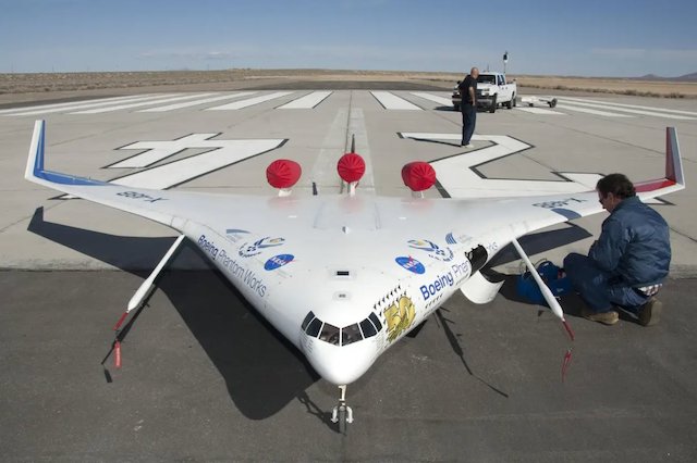 Boeing X-48 