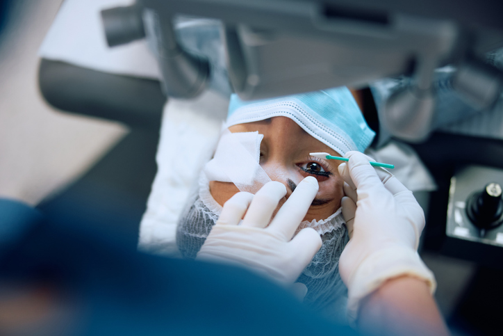 Une op&eacute;ration des yeux