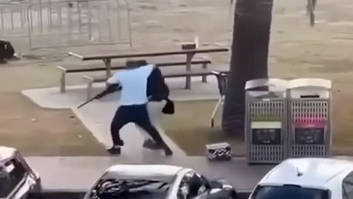 Ahmed Al-Ahmed, le h&eacute;ros de Bondi Beach qui a d&eacute;sarm&eacute; l'un des terroristes de Sydney le 14 d&eacute;cembre 2025