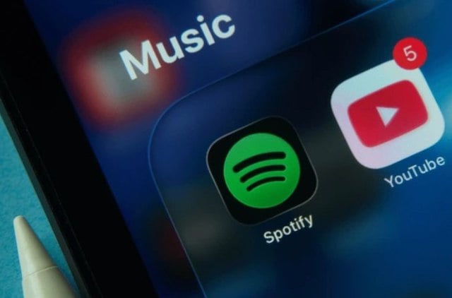 Logos Spotify et YouTube
