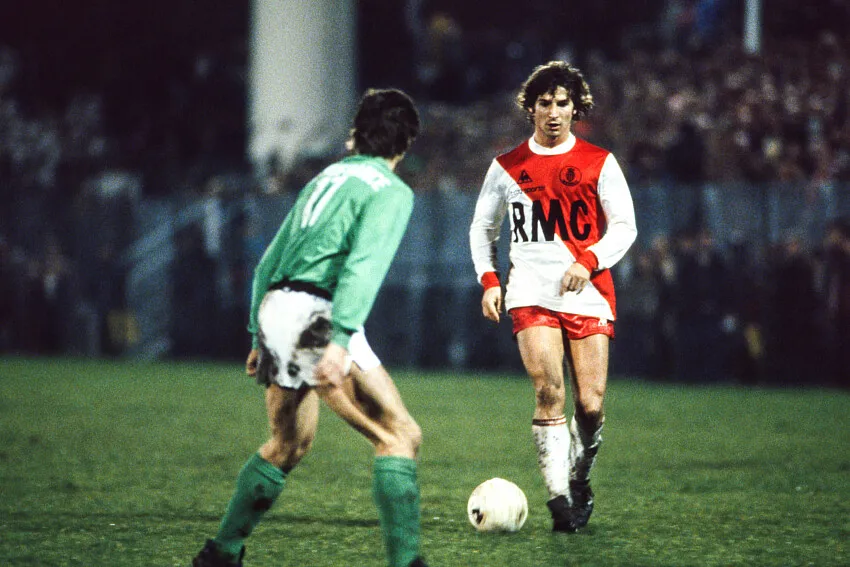 Rolland Courbis (1953-2026) joueur, sous les couleurs de l'AS Monaco dans les ann&eacute;es 1980
