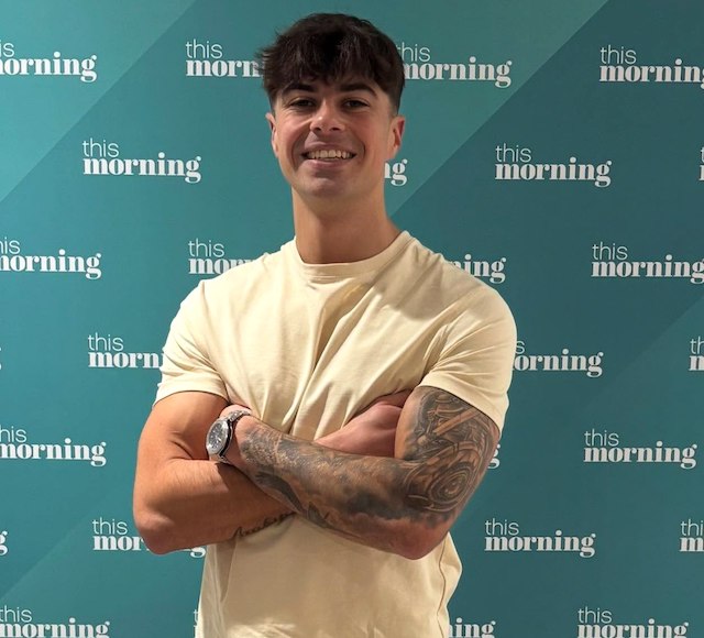 Zak Blackman sur le plateau de l'&eacute;mission britannique This Morning