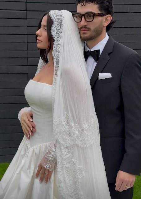 Le couple le jour de son mariage