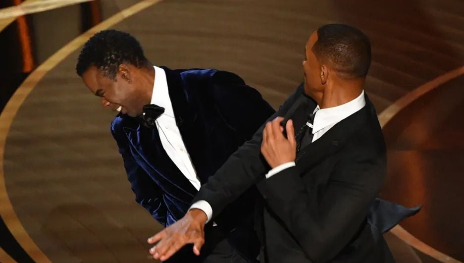 Will Smith gifle Chris Rock &agrave; la c&eacute;r&eacute;monie des Oscar en 2022