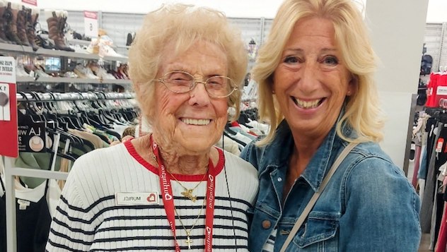 Muriel Connick (&agrave; gauche) et April Steele (&agrave; droite)