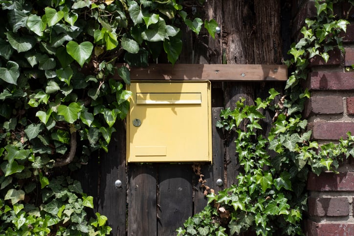 Une bo&icirc;te aux lettres
