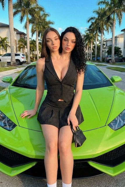 Les fausses jumelles siamoises 