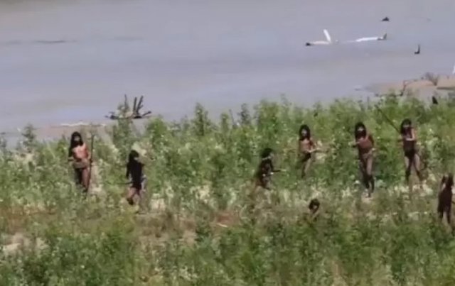 La tribu isol&eacute;e 