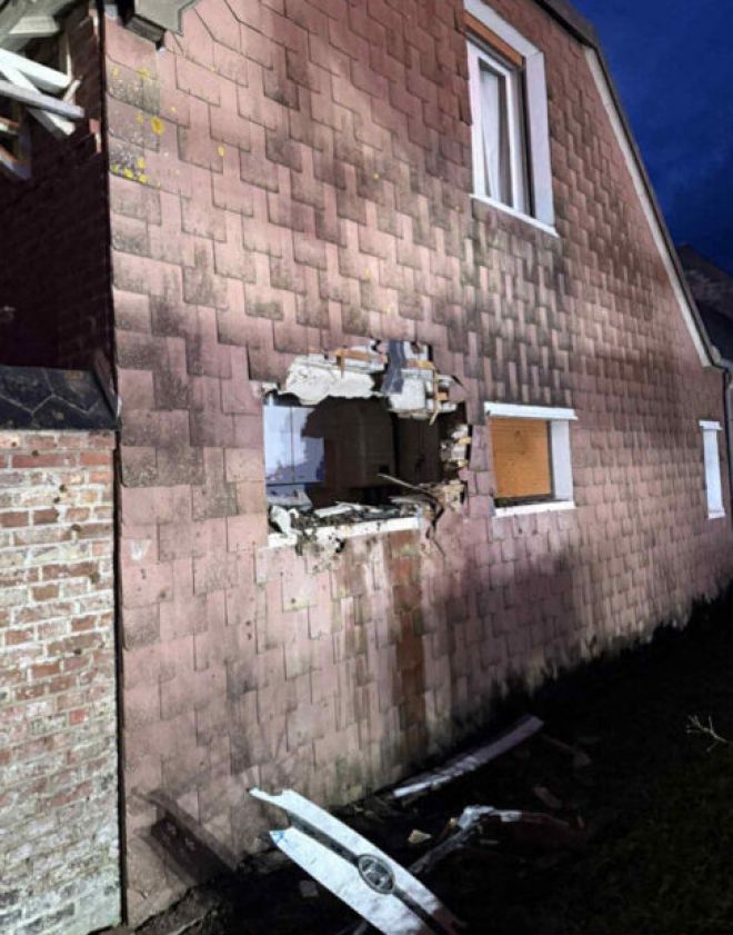 Le trou dans la maison