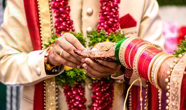 &Eacute;change des alliances lors d'un mariage en Inde