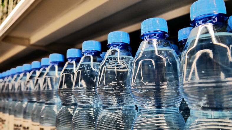 Des bouteilles d'eau