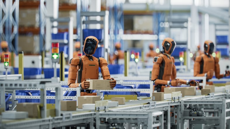 Des robots travaillent dans une usine