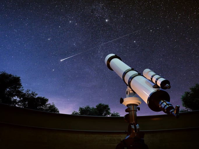 Un t&eacute;lescope et une &eacute;toile filante