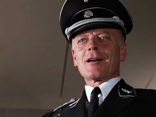 Michael Byrne dans 