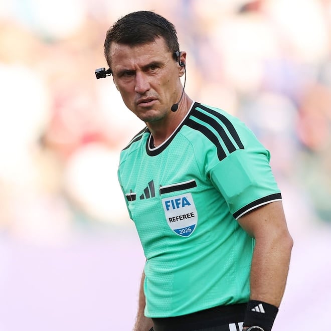 L'arbitre ouzbek Ilgiz Tantashev, lors du match Paraguay-France (0-1), en 8e de finale de la Coupe du monde 2026