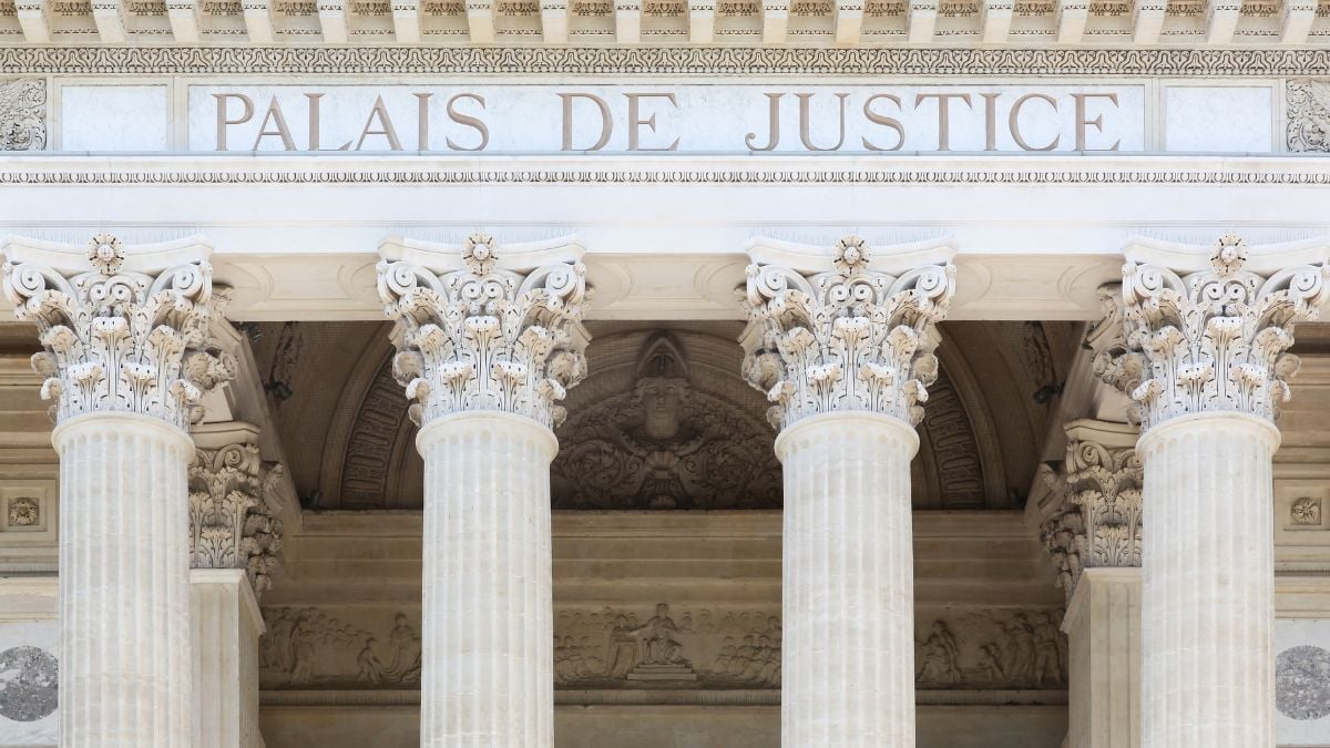Façade d'un tribunal français