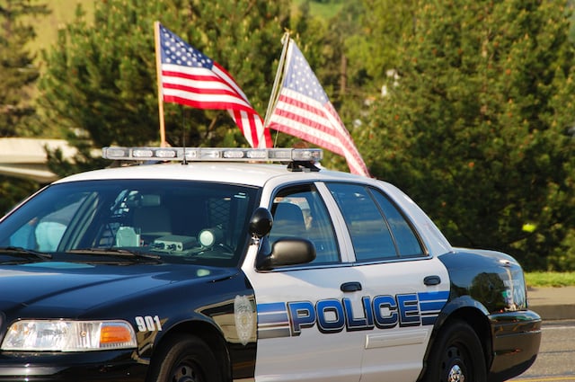 Une voiture de police