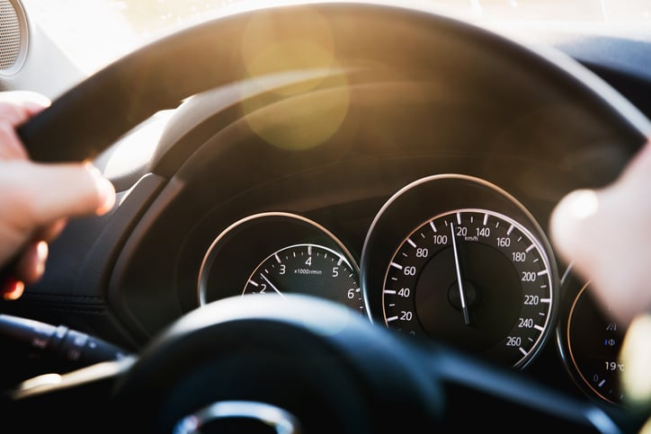 Le compteur d'une voiture