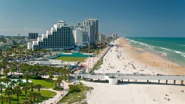 Dunlawton Beach Approach, dans le comt&eacute; de Volusia, en Floride