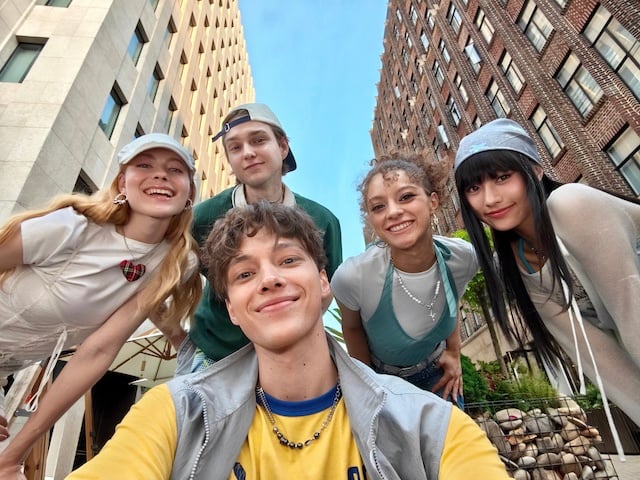 Reno selfie ultra-grand angle change 