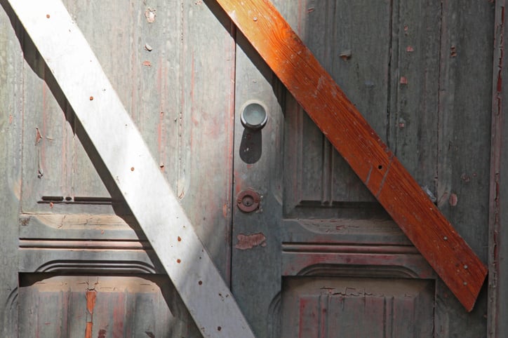 La porte d'une maison bloqu&eacute;e