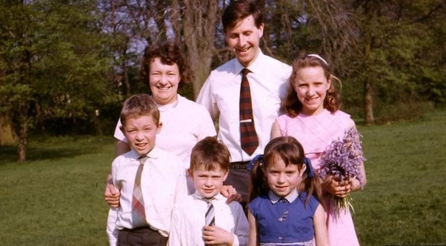 David Stevenson (le plus jeune des enfants) et sa famille adoptive 