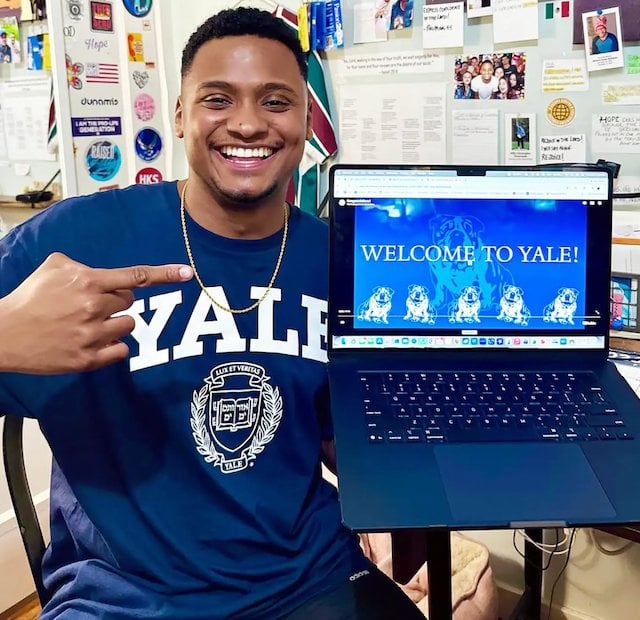 Thalles Winner DeSouza apprenant qu'il a &eacute;t&eacute; accept&eacute; &agrave; l'universit&eacute; de Yale