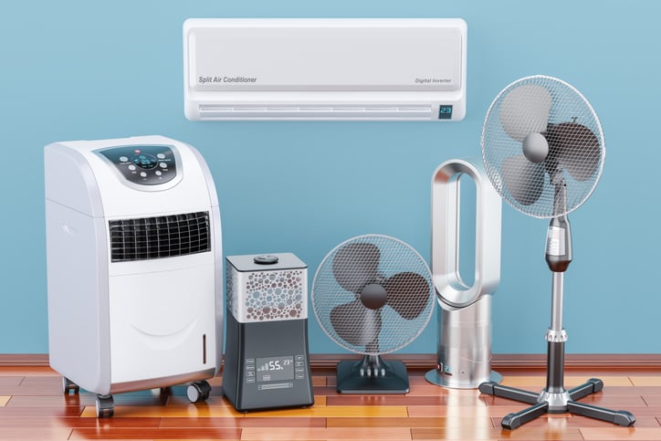 Des ventilateurs et climatiseurs