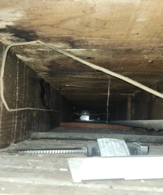Les objets d&eacute;couverts dans la cave de l'auteure du post Reddit 