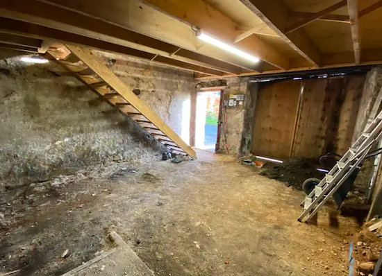 Un cottage abandonn&eacute;