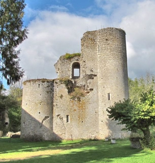 Donjon XIIe-XIIIe 