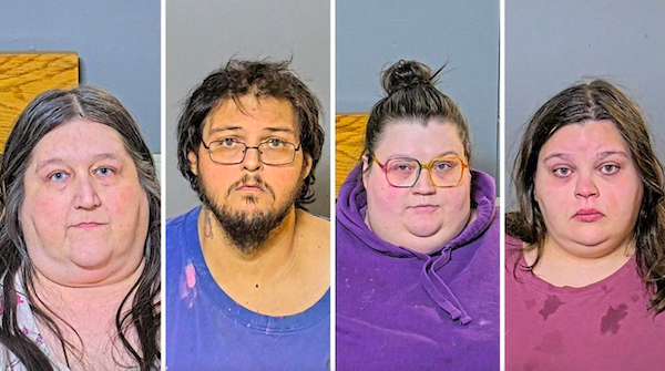 Melissa et Walter Goodman, Savanna LeFever et Kayla Stemler