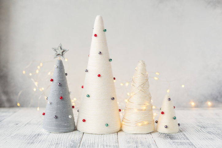 Déco de Noël : 15 idées DIY pour sublimer ses fenêtres