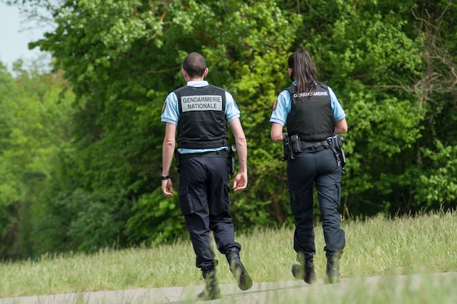 Deux gendarmes
