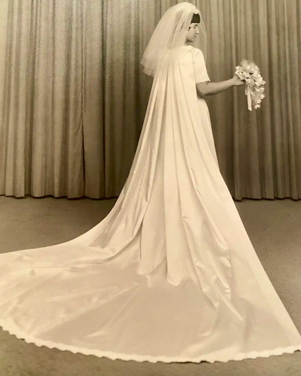 La grand-m&egrave;re de Natalie &agrave; son mariage