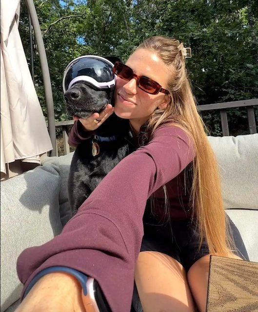 Kaitlyn Ballard et un chien