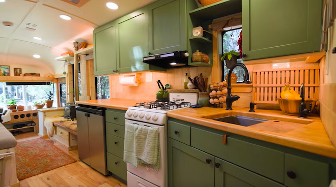 Un bus transform&eacute; en tiny house